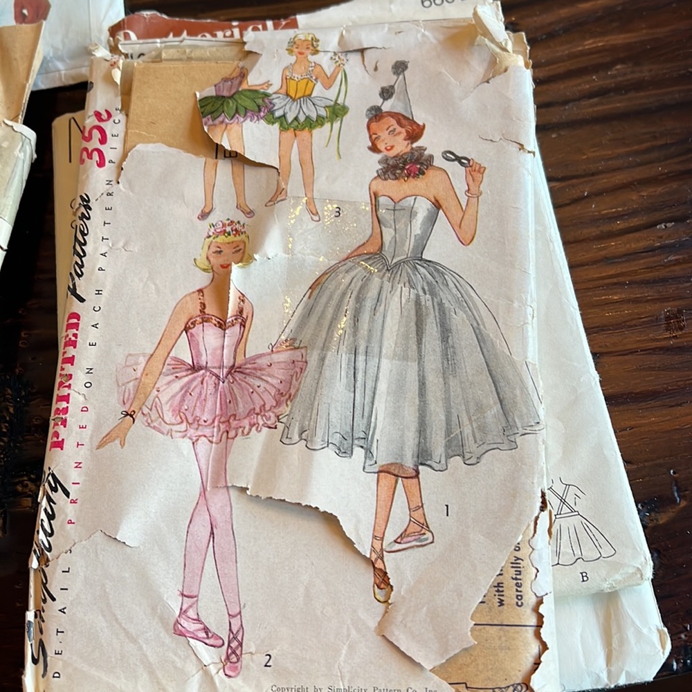 Group of Vintage Patterns - Picture 7 of 7